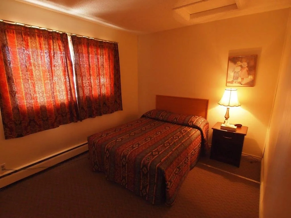 Lakeside Motor Inn