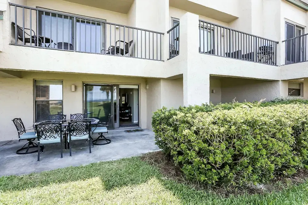Sailmaker 203 Lovely 2BR Oceanfront Patio Pool