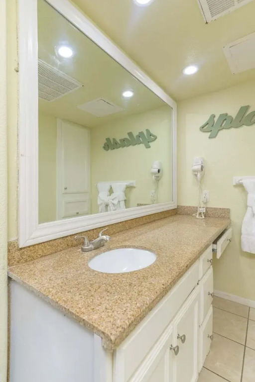 Tiki 112 - Beachfront 1br Condo W/ Pool Access 1 Bedroom Condo
