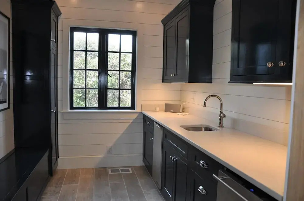 Delta House - 6 Br Home