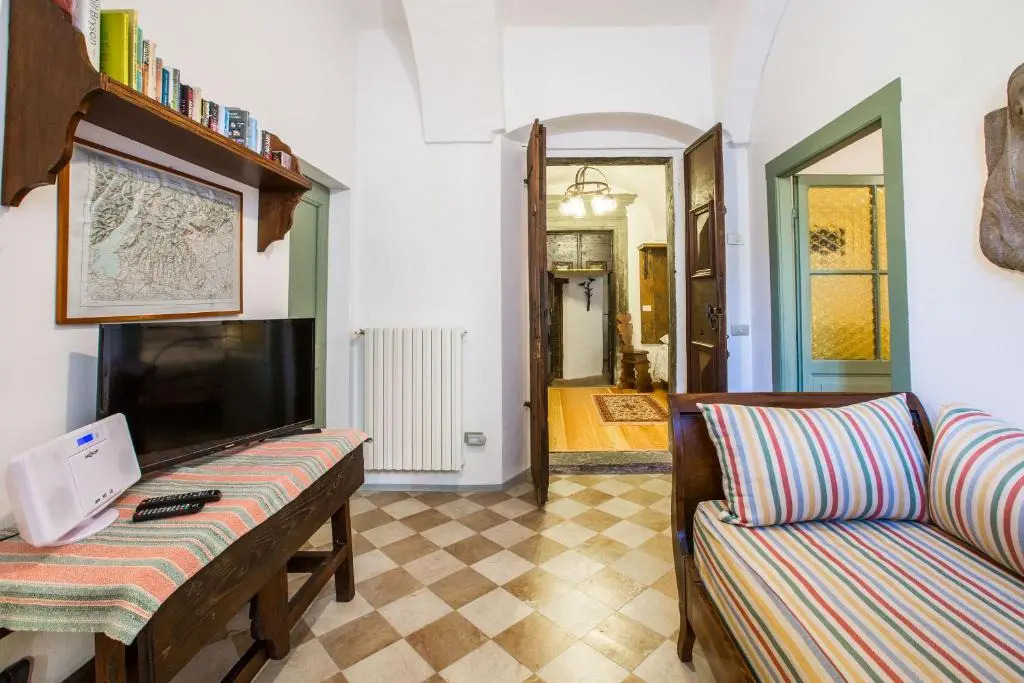 Il Batti apartment water front and private beach