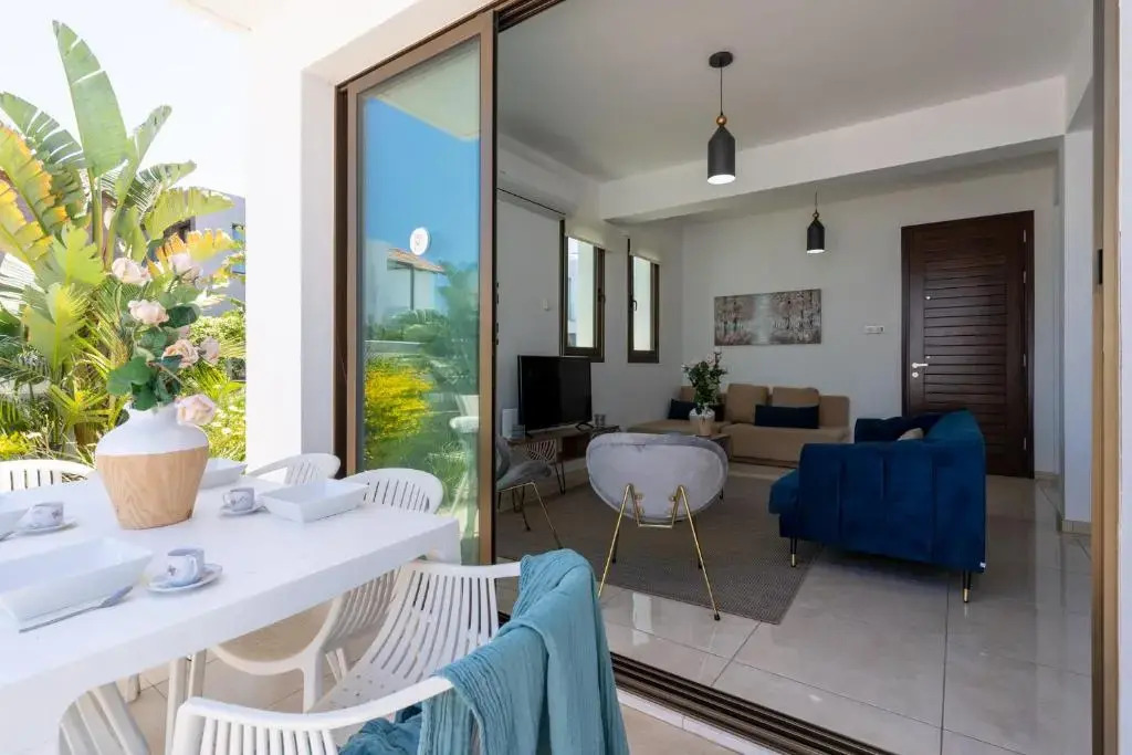 Sea La Vie 3-BR Villa in Protaras