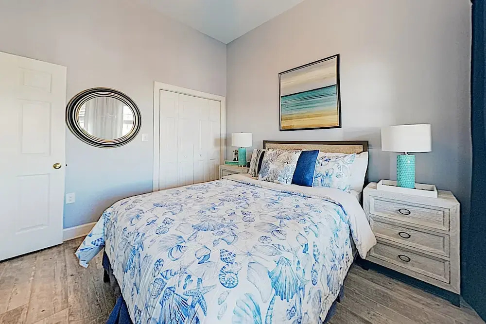 The Magnolia W/ Pool & Hot Tub - Walk To The Beach 3 Bedroom Condo