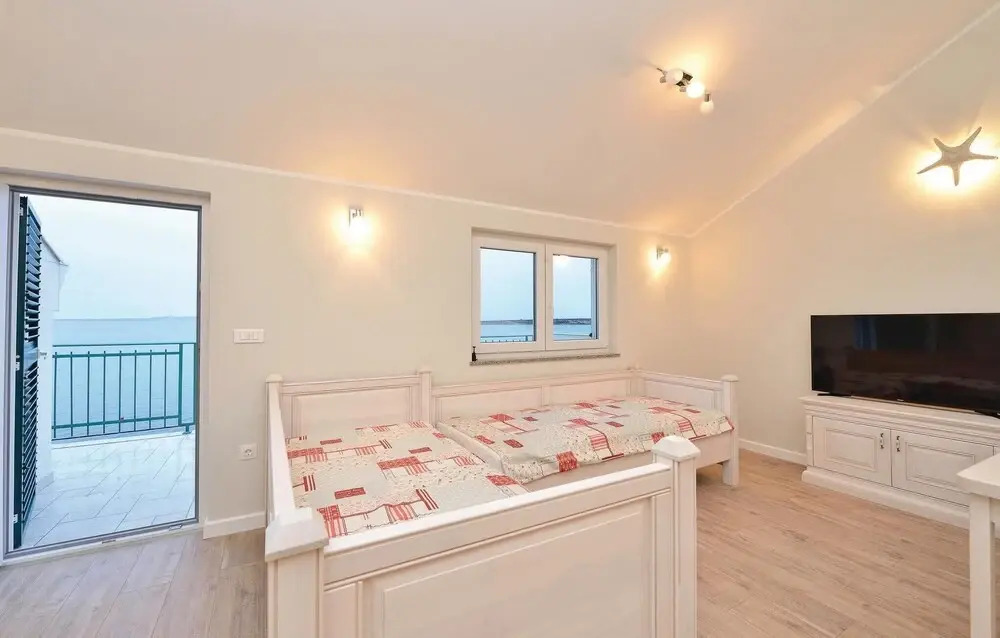 Awesome Home in Kosljun With Wifi and 7 Bedrooms