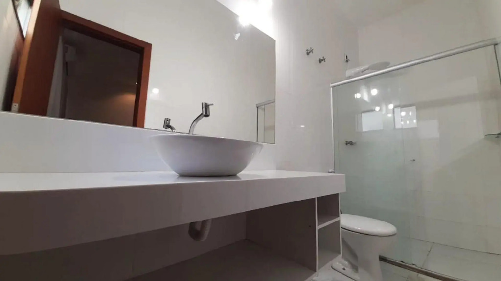 Casa terréa da Praia de Taperapuan, 3 suítes com banheira