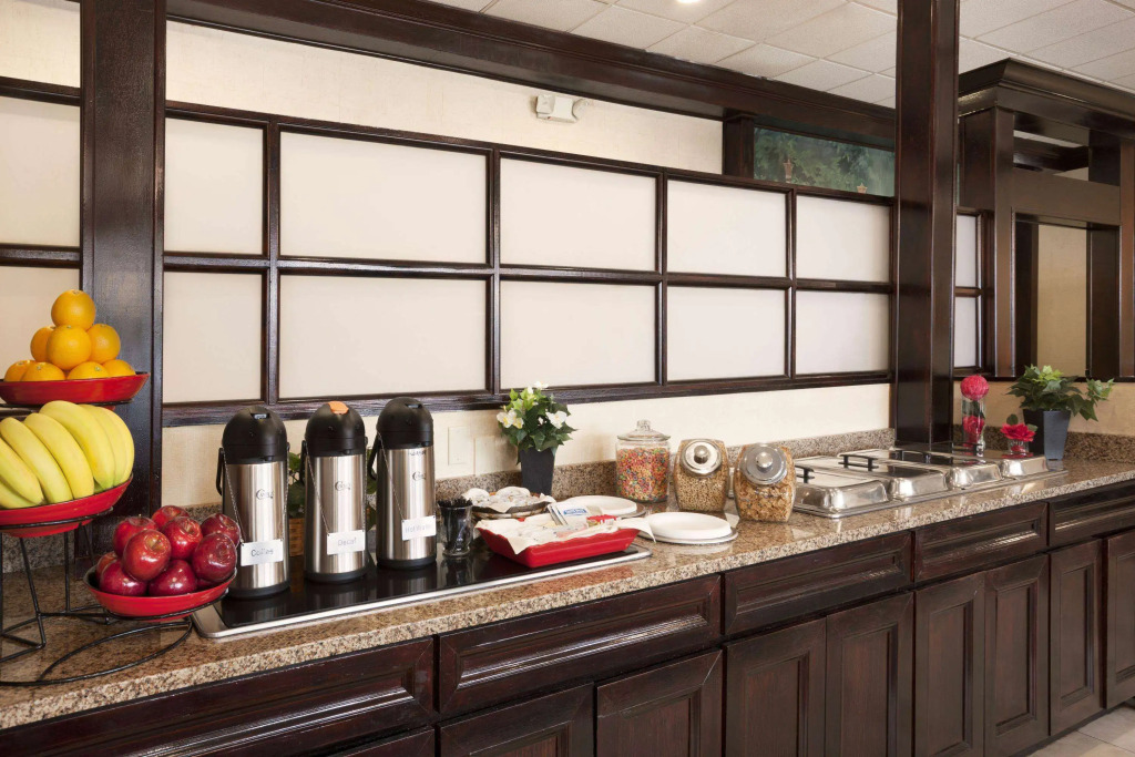 Ramada by Wyndham Newark/Wilmington