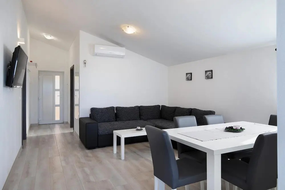 Villa With 4 Bedrooms in Medulin, With Private Pool, Enclosed Garden and Wifi