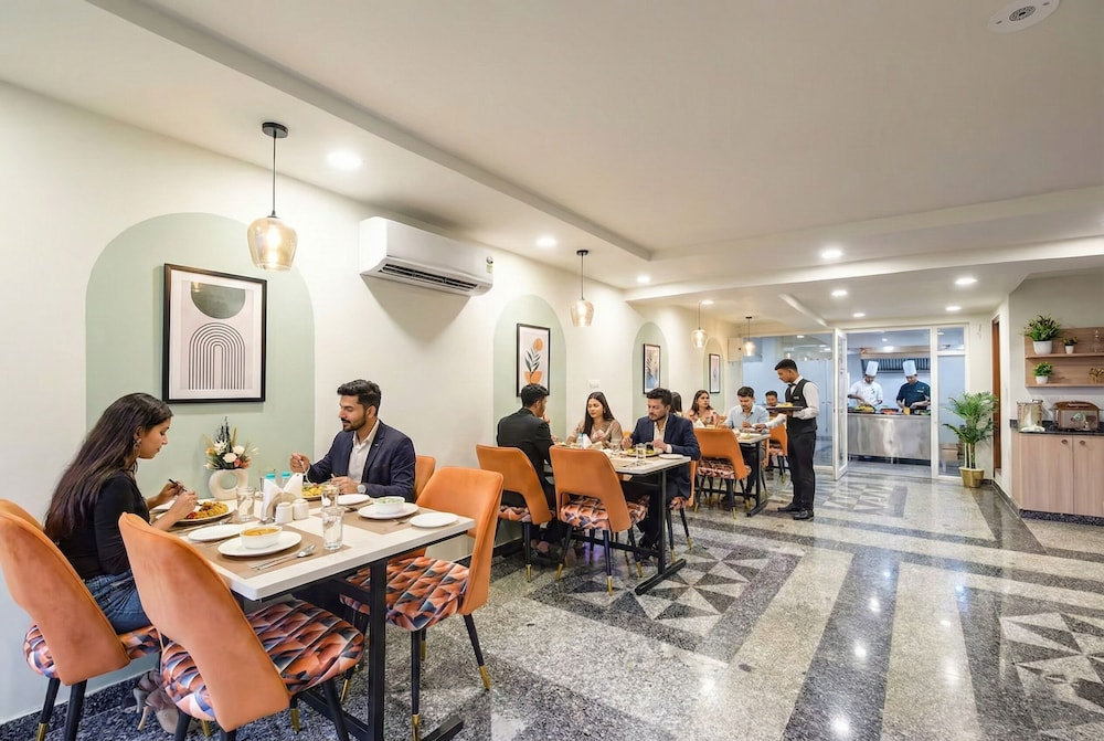 FabHotel Hygge Stay - 1.5km from Belvedere Towers Metro Station Gurgaon