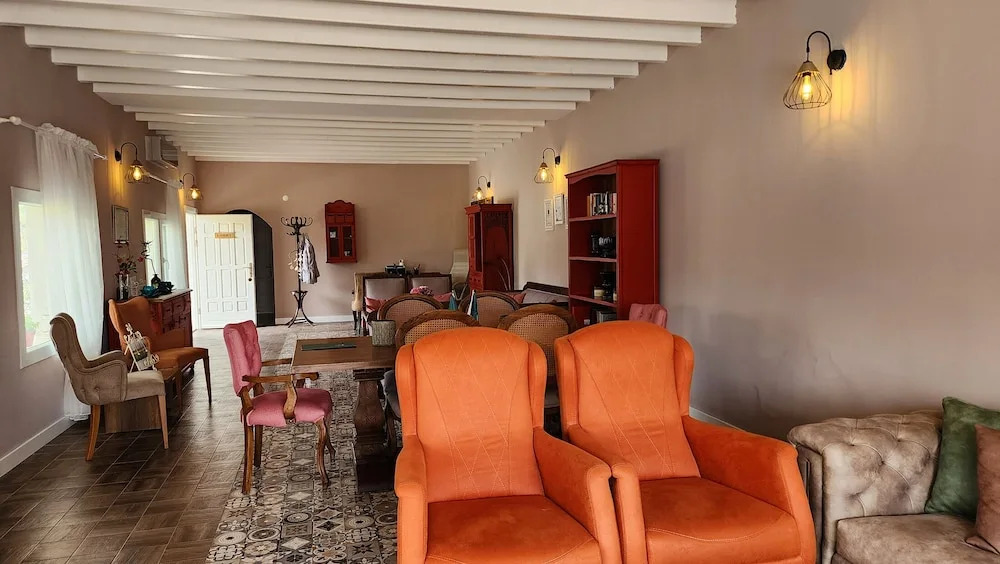 Otel Naturla Göl Evi