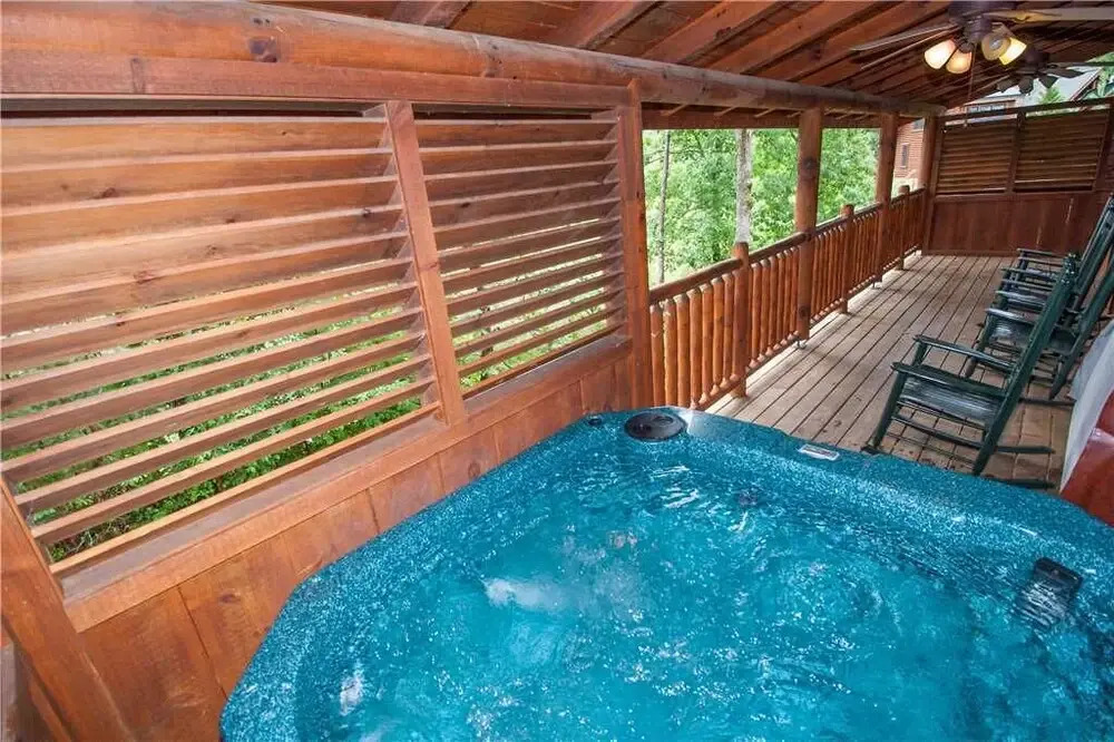Destinys Lodge - Five Bedroom Cabin