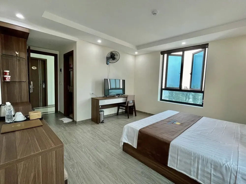 Sunrise Hải Tiến