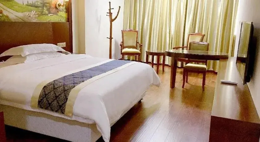 Longhui Business Hotel