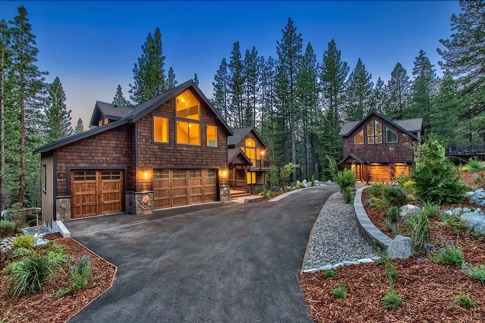 Redwood Lodge 7 Bedrooms 5.5 Bathrooms Home