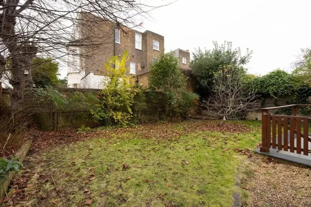The Goldhawk Gem - Modern Bright 2bdr With Patio and Garden, London