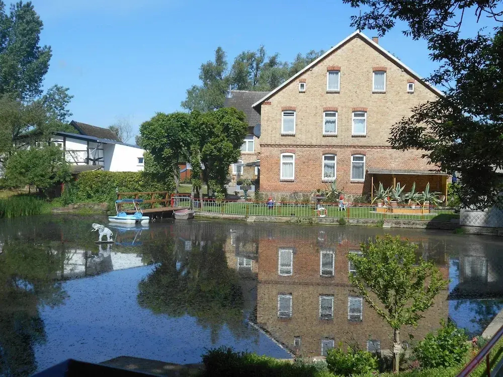 Lake View Apartment in Klein Pravtshagen near Seabeach with Garden