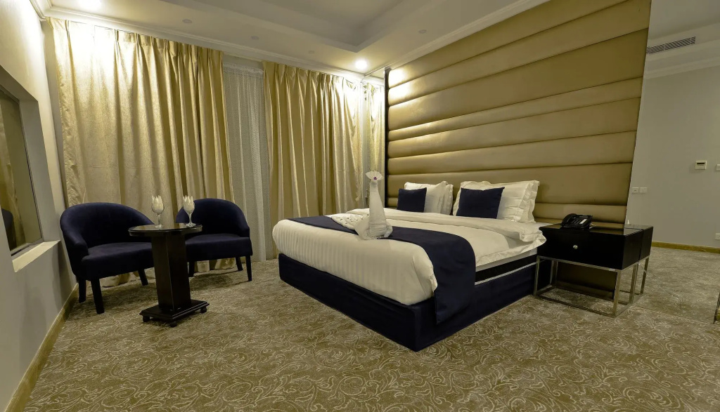 Rose White Hotel