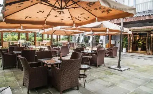Chengdu Cloud Retreat Hotel(Dufu Thatched Cottage & Qingyang Palace Subway Station)