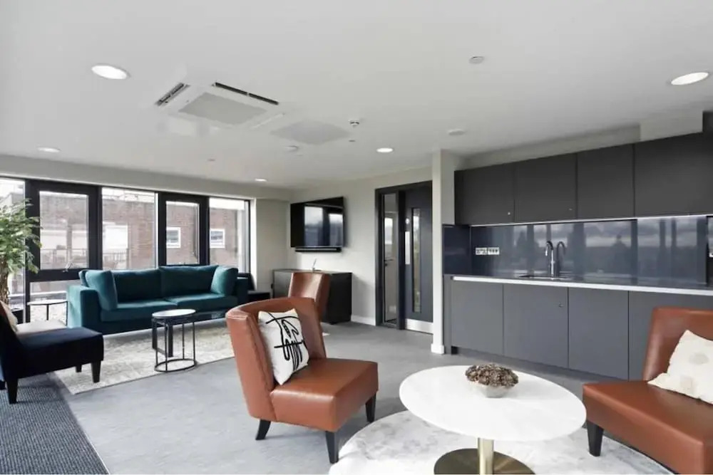 One Bedroom Luxury Flat in City Center