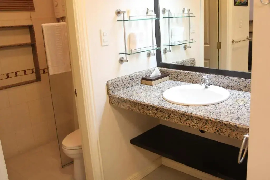 New Manila Suites