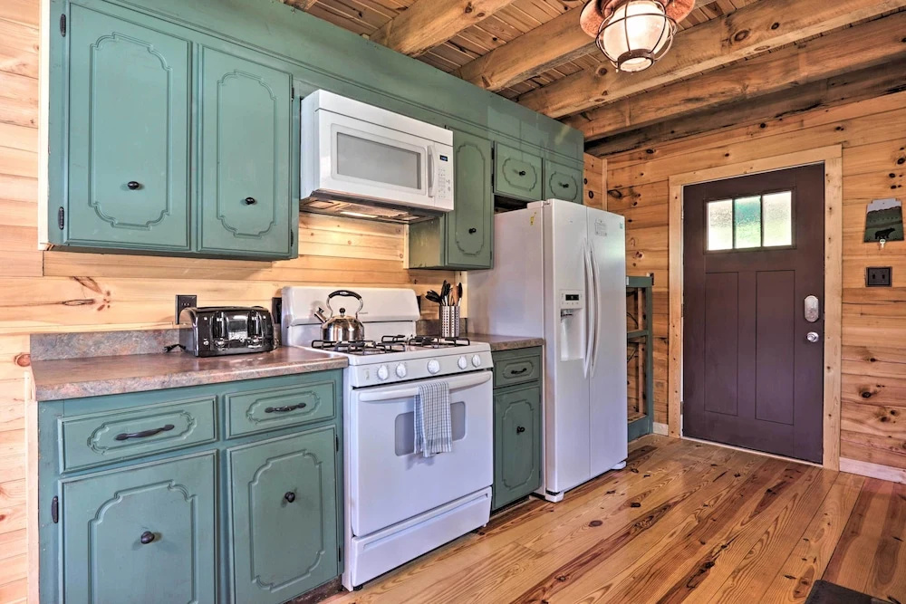 1 Mi to Dtwn Gatlinburg: Cabin w/ Game Room