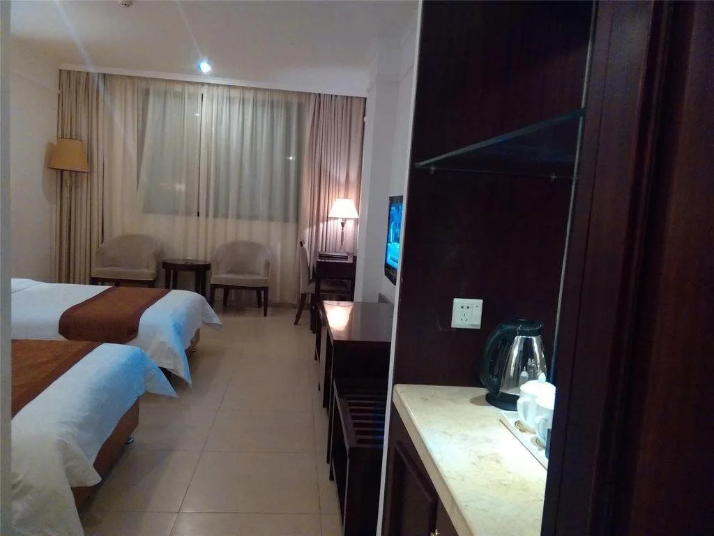 Wuzhishan Huajue Business Hotel