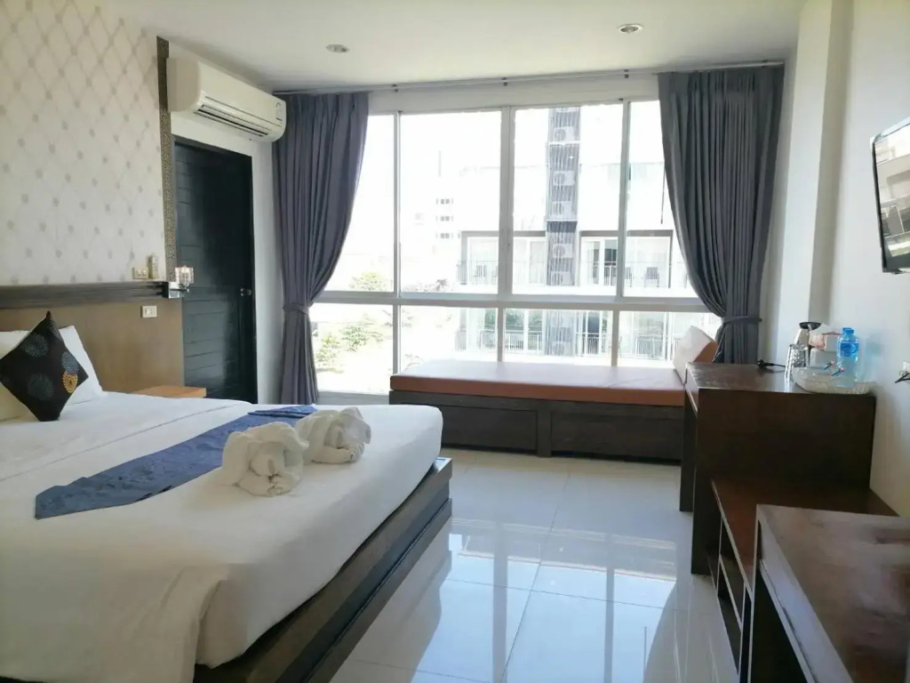 NJ PATONG HOTEL