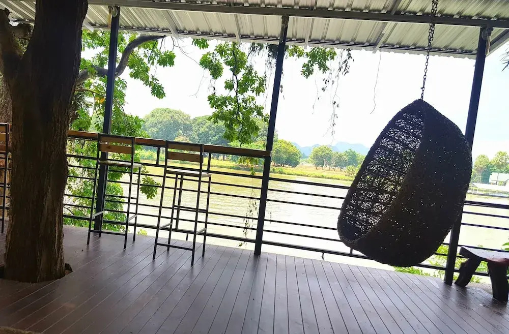 T & T Hostel Kanchanaburi
