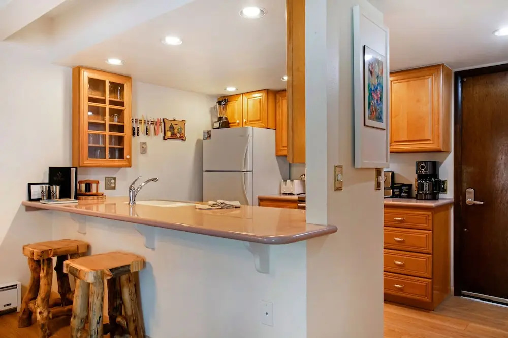 311 Vail International - 2 Br Condo