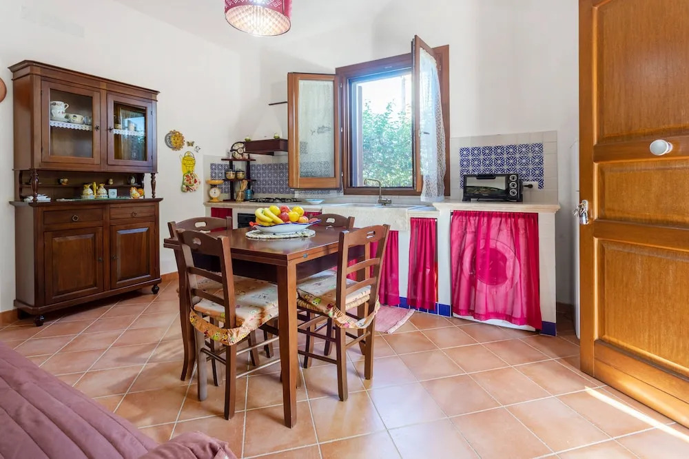 GuestHost - Countryside Sicily House