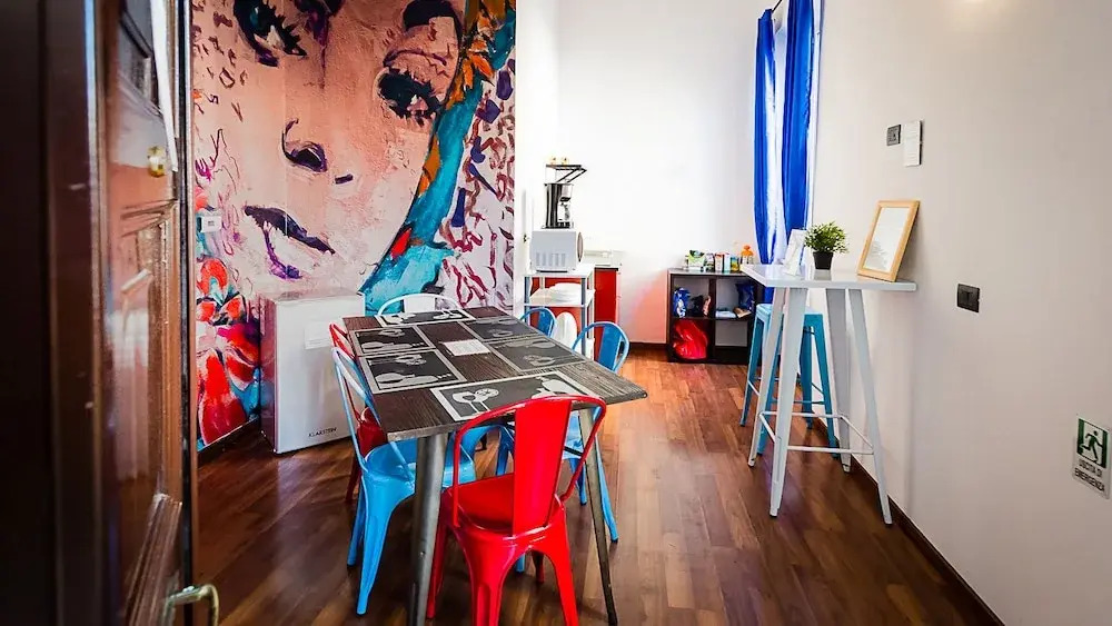 Backpackers Piramide - Hostel