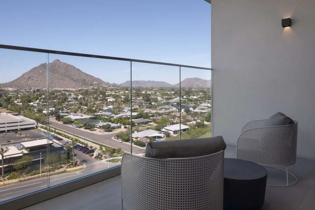 Caesars Republic Scottsdale, a Hilton Hotel