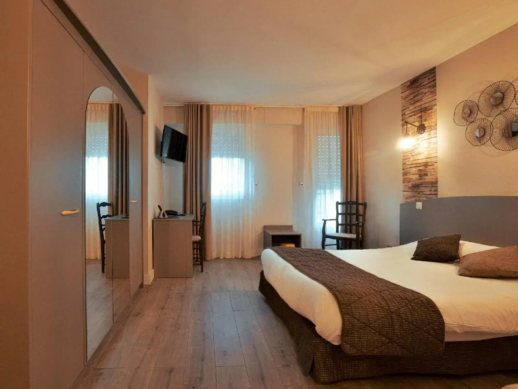 Logis Hôtel - Auberge du Pastel - Hôtel 3 étoiles et Restaurant
