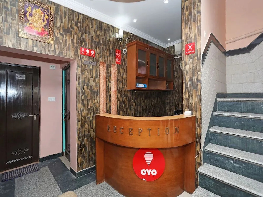 OYO 11312 Hotel Aero Capitol