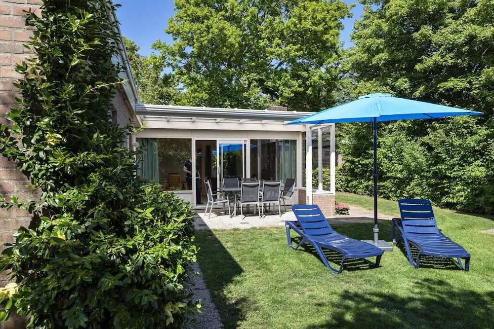 Bungalow in North Holland by the Coast