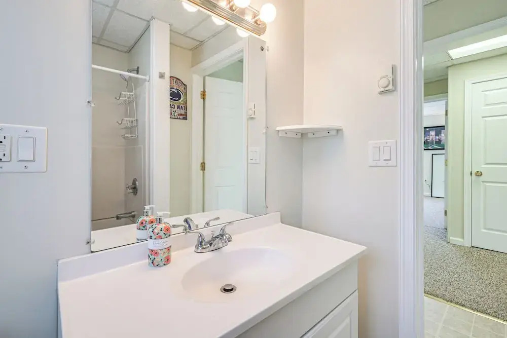 State College Apartment: Walk to Beaver Stadium