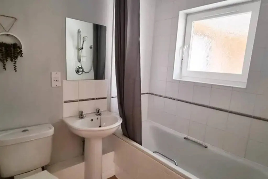 ⭑ Staywelcome- Stylish Apartment Near Heathrow, Skyline Views ⭑