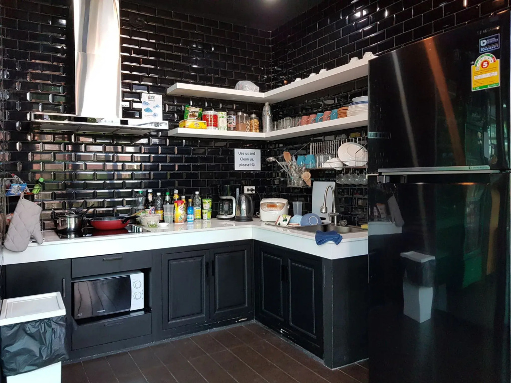 Wayha Hostel Don Mueang Airport