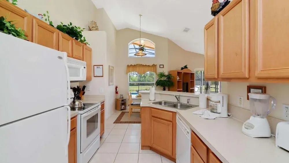Waterside Villa - Family 4 bed Emerald Island Resort pool home thats close to Disney World
