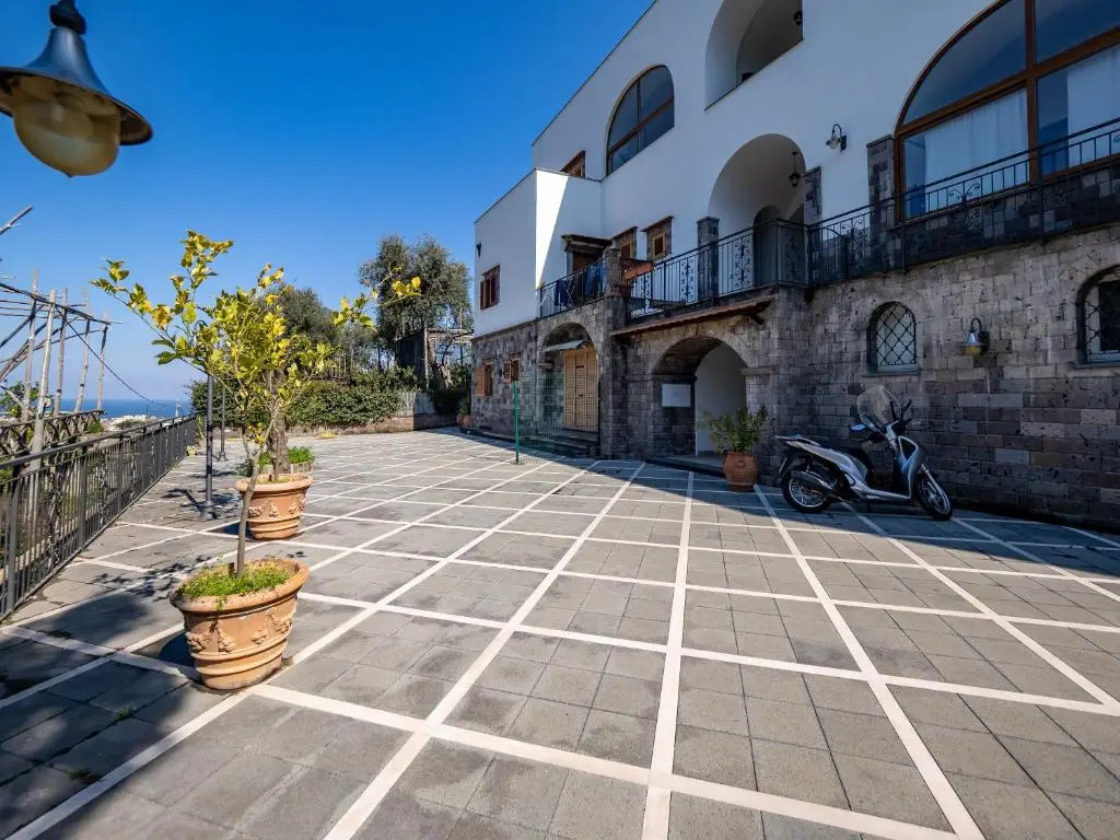 De Vivo Realty - Palazzo Russo