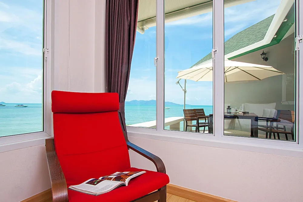 Interstellar Beachfront Villa B