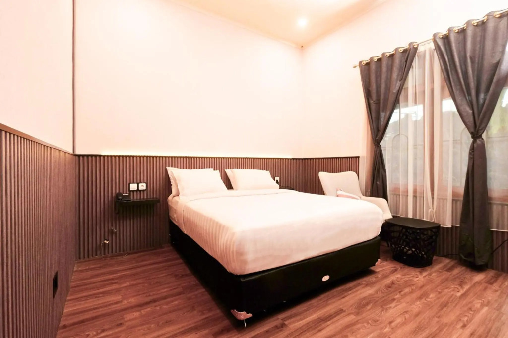 Berlian Abadi Hotel by Sinergi