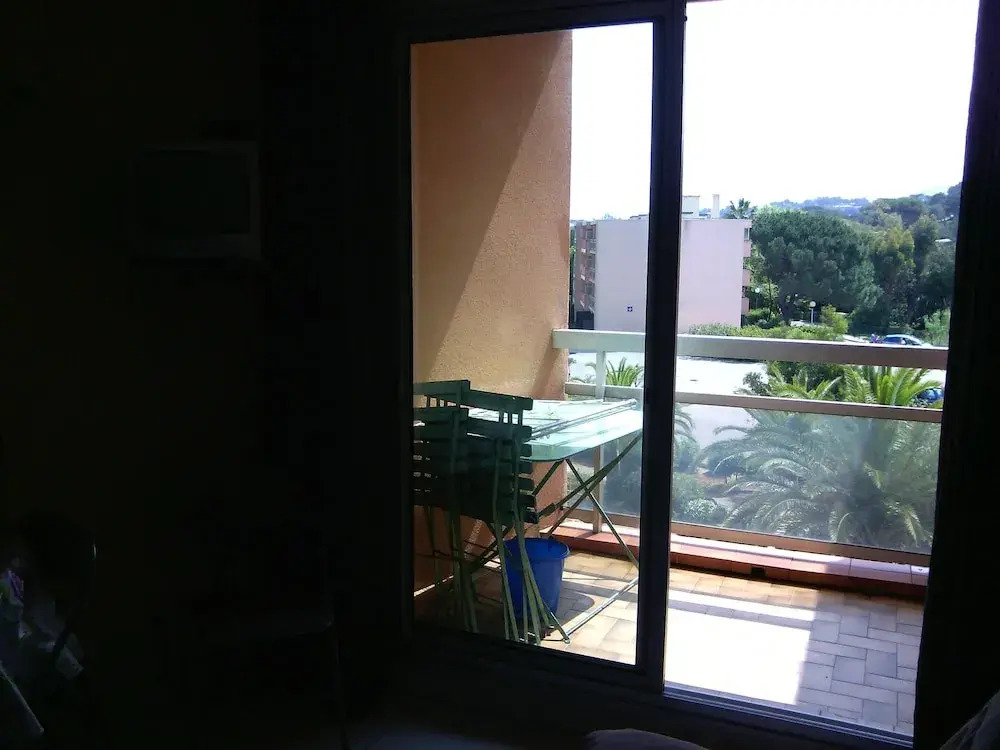 Studio in Bormes-les-mimosas, With Wonderful sea View, Pool Access and