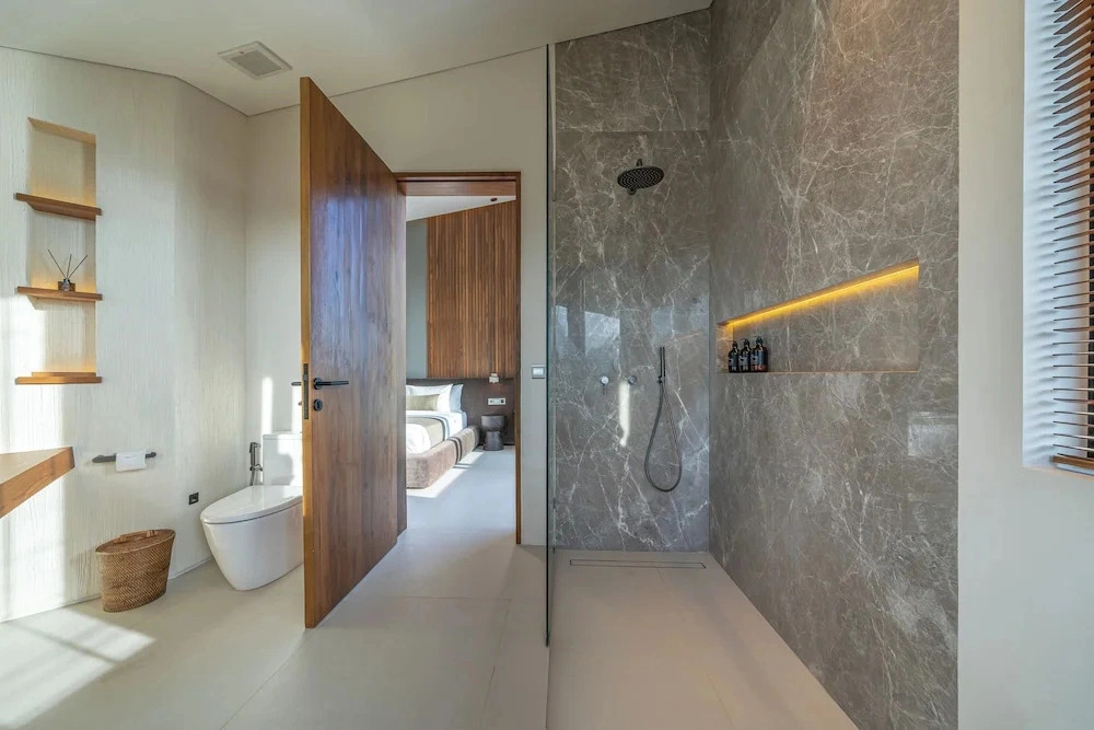 The Line - 5BR Luxury Villa with Cinema & Hot Tub in Umalas