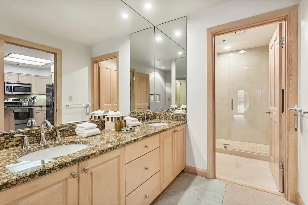 Royal Plaza at Deer Valley Resort - One Bedroom Condo #302 1 Condo