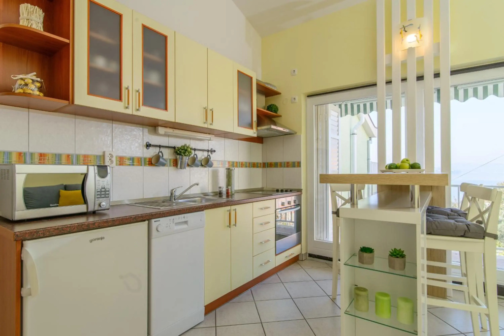 Family-friendly apartments with swimming pool Okrug Gornji, Ciovo - 18827