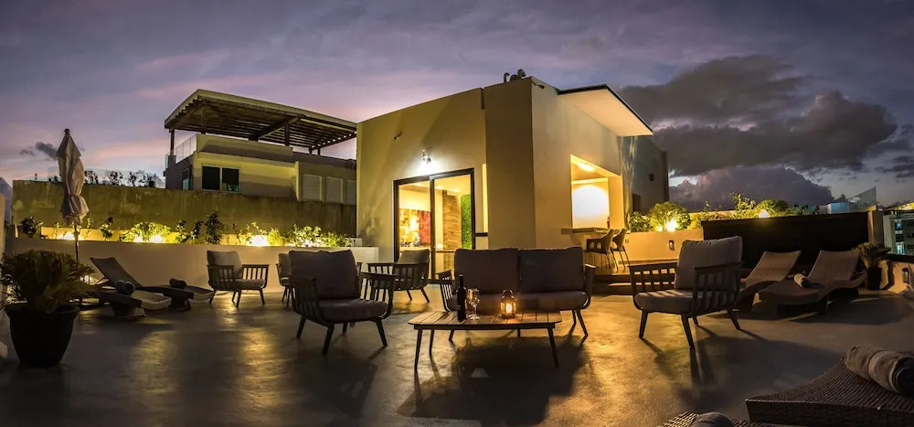 Honey B Suites