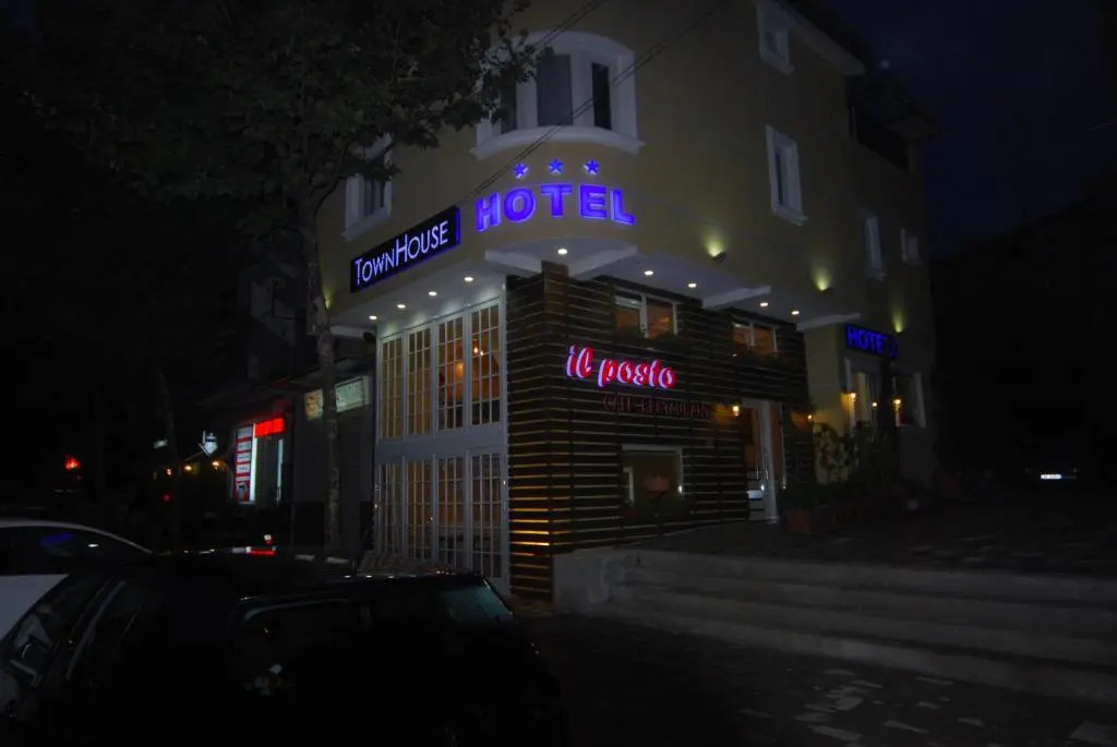 Hotel Town House