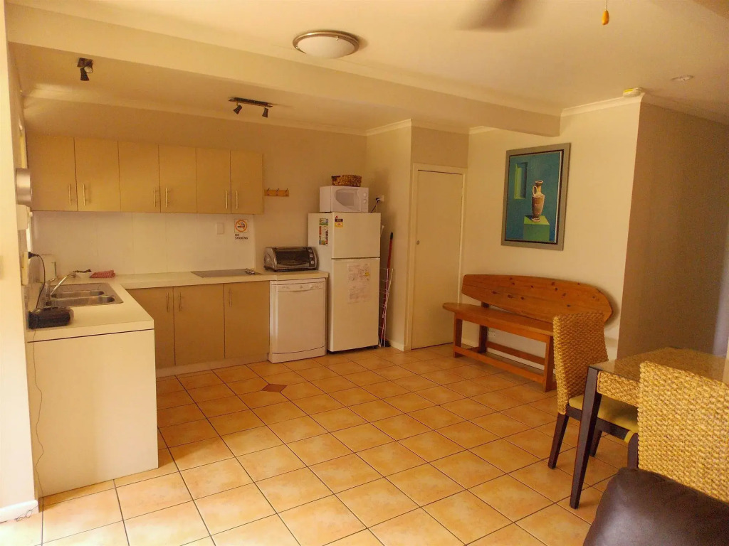 Airlie Apartments