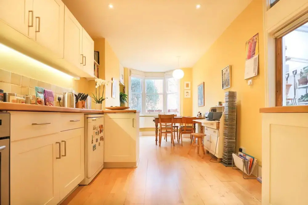Unique 2 Bedroom House With Yoga Studio