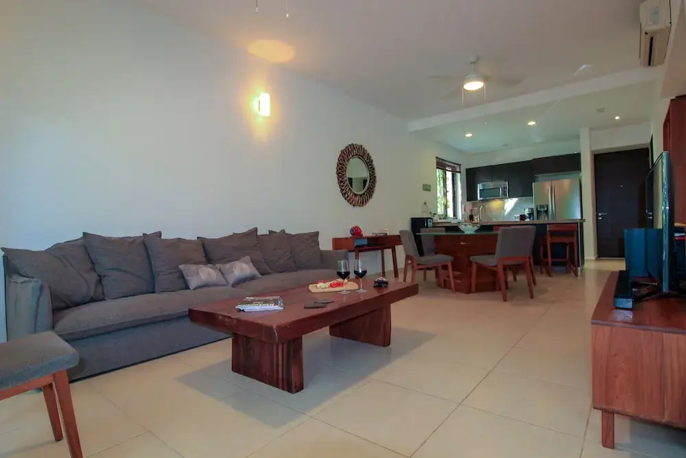 Pool View Condo in Resort by Olahola
